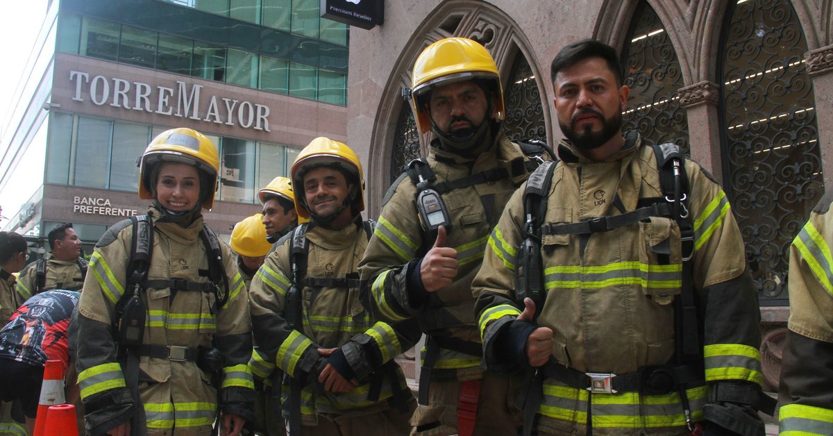 Cuánto gana un bombero en México Esto sabemos de la profesión que se