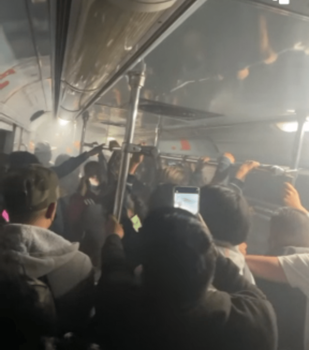 LA LINEA B DEL METRO DE LA CDMX PRESENTA FALLAS CAUSADAS POR CORTO ...