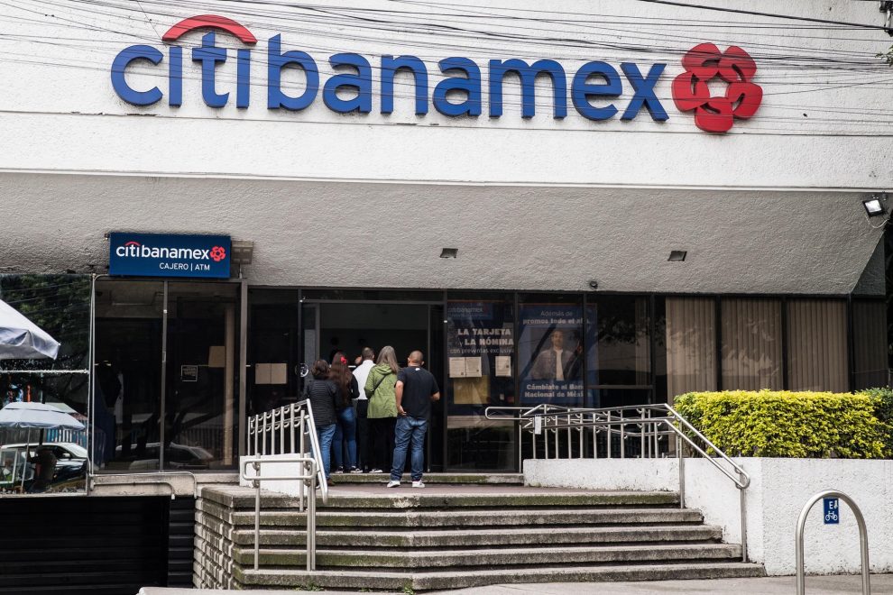 A principios de 2023 se revolverá quién compra Banamex AMLO